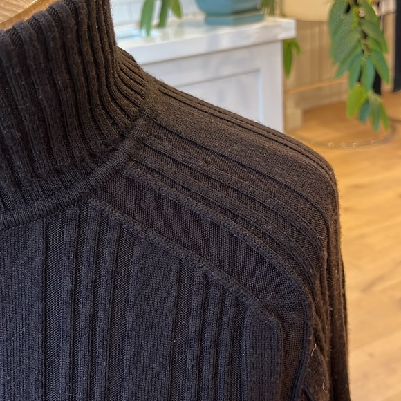 EUC Hugo Boss long sleeve wool turtleneck sweater. - Picture 3 of 12